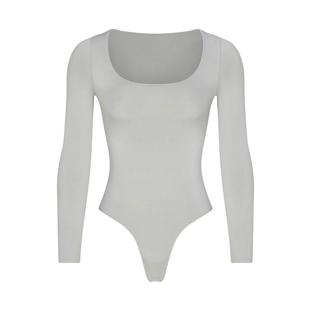 SKIMS ESSENTIAL LONG SLEEVE SCOOP NECK BODYSUIT, LIMITED EDITIONLIGHT GREY,S,$78